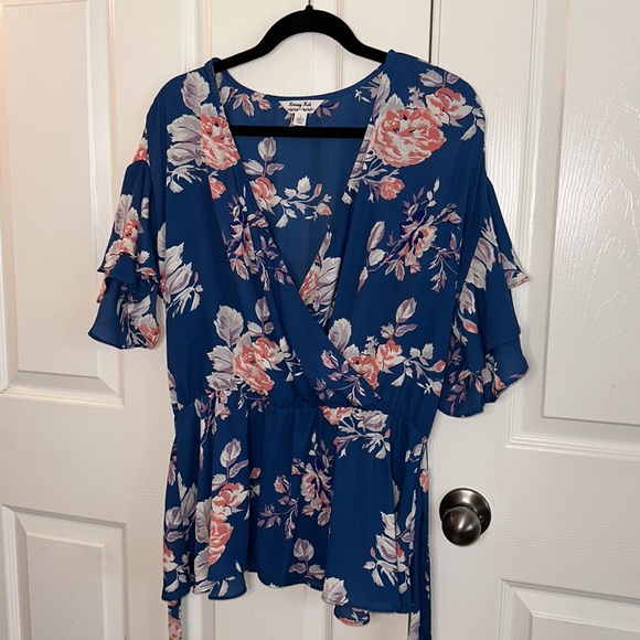 Gorgeous Floral Peplum Blouse with Sash - Picture 4 of 13